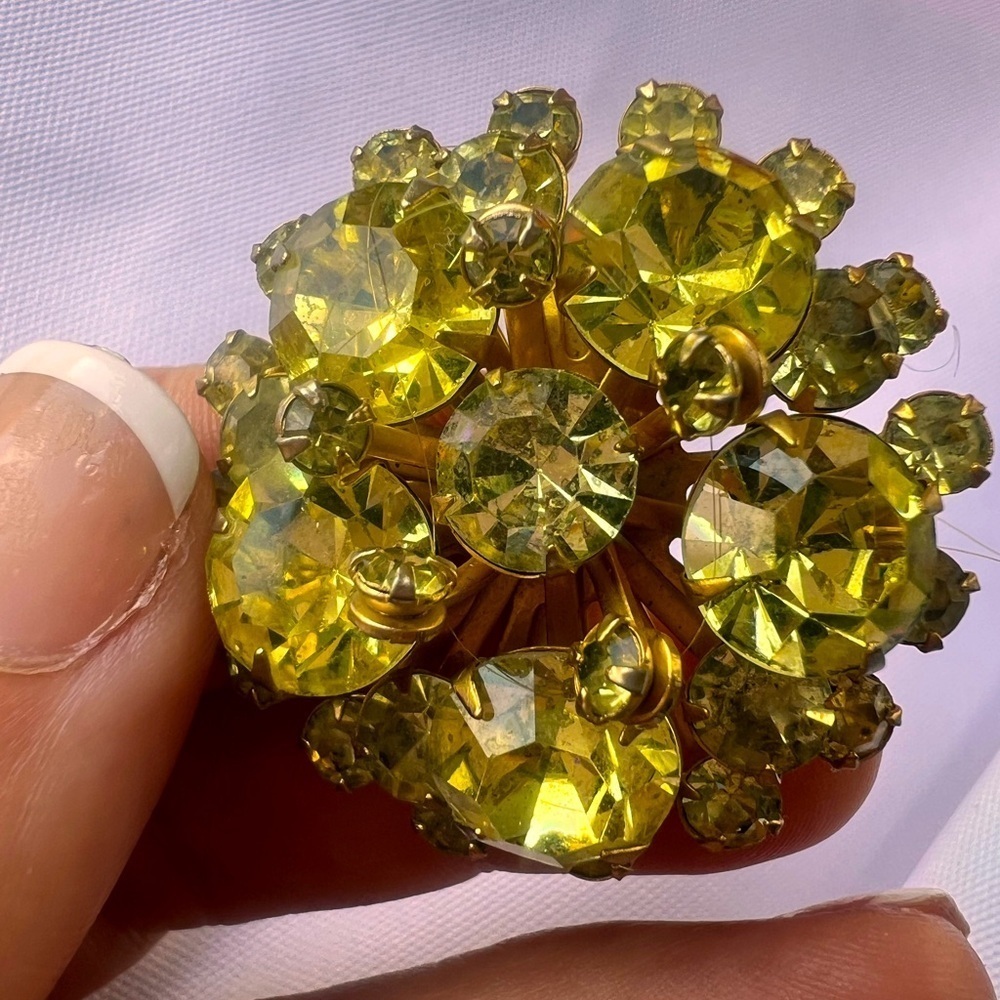 Vintage usigned Rhinestone Brooch looks like Shreiner